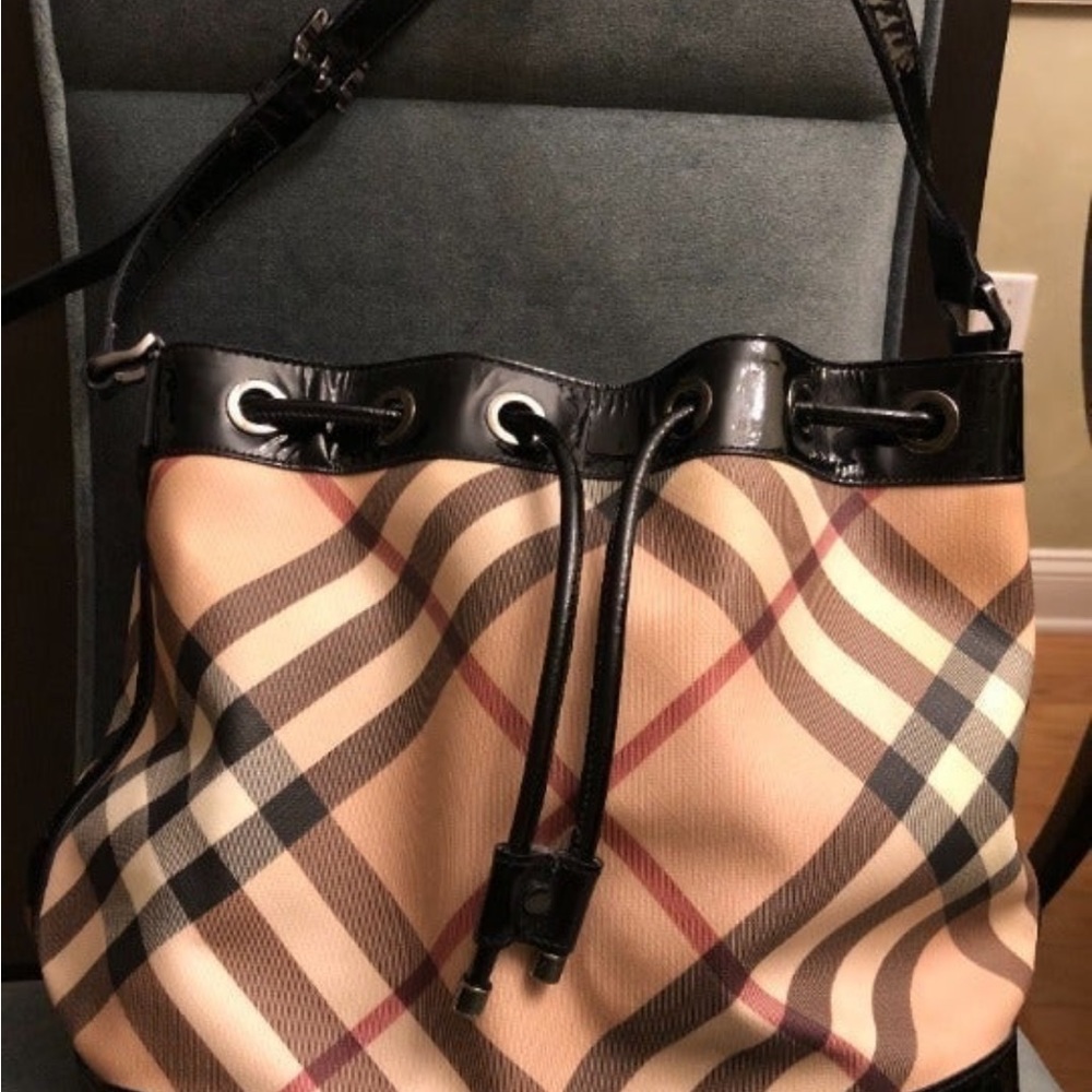 Burberry Black/Beige Tote Bag